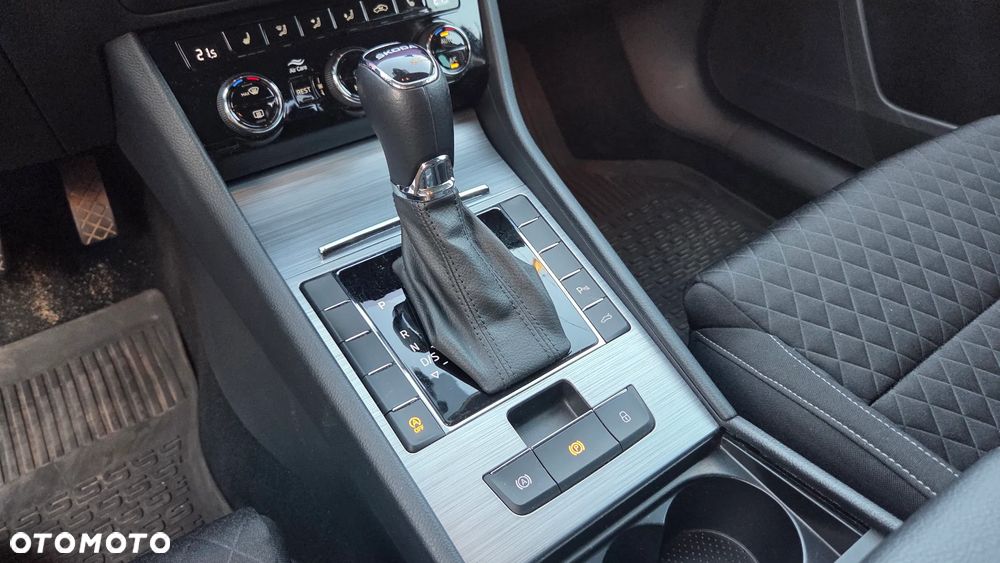 Skoda Superb 1.5 TSI Ambition DSG - 8