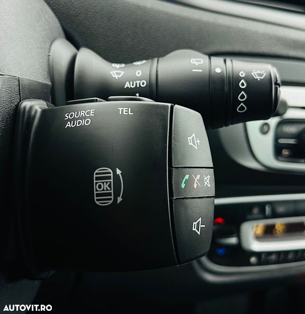 Renault Grand Scenic ENERGY dCi 110 INTENS - 26