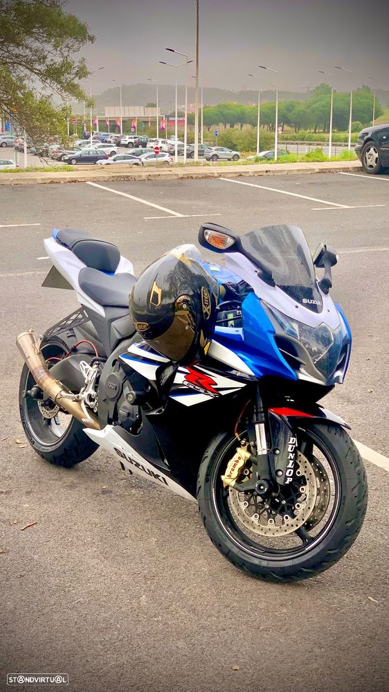 Suzuki GSX-R - 1