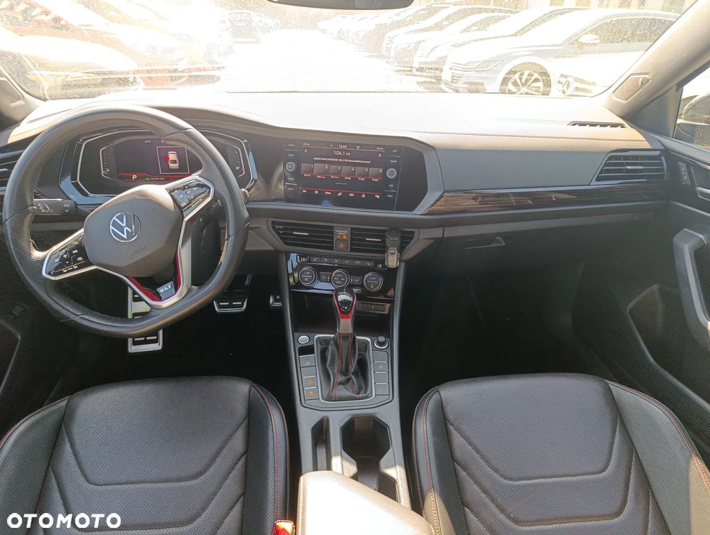 Volkswagen Jetta - 8