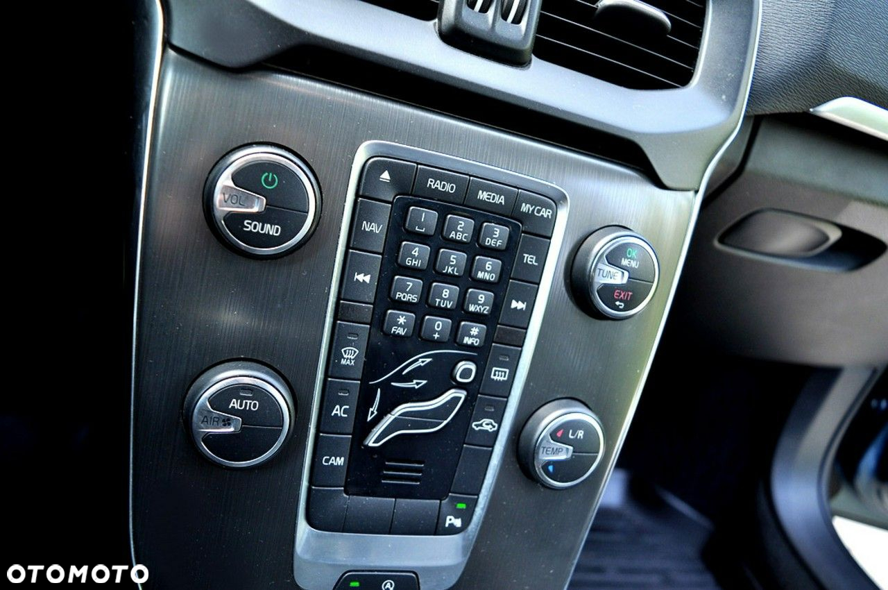 Volvo V40 D2 Momentum - 16