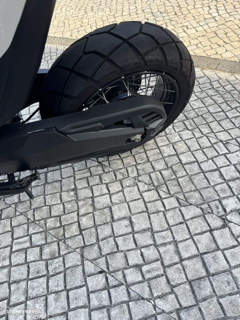 Honda X-ADV com top smart top case - 4
