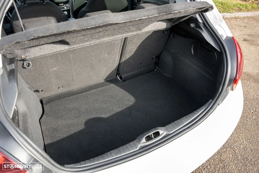 Peugeot 208 1.2 PureTech Allure - 19