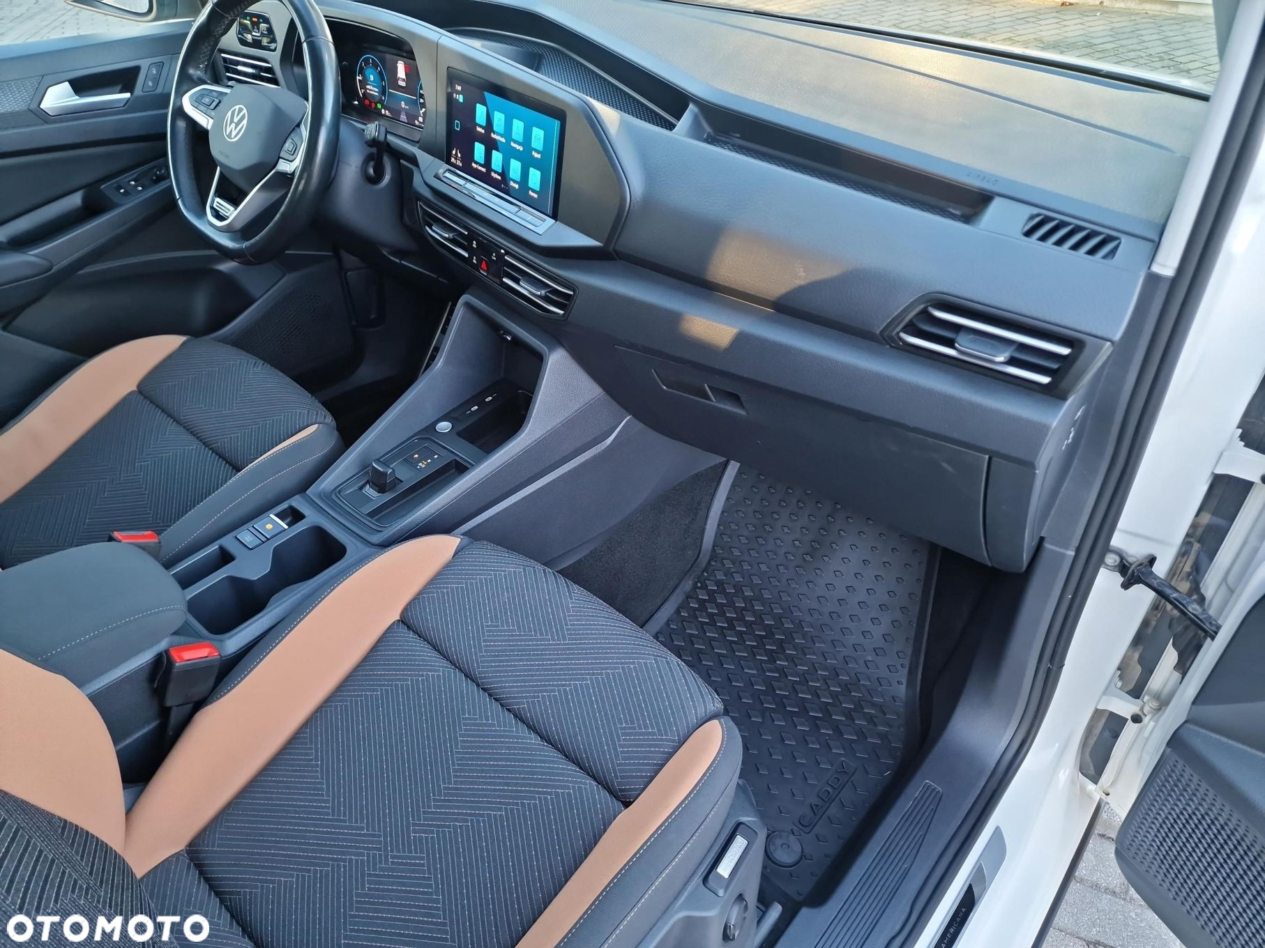 Volkswagen Caddy 2.0 TDI PanAmericana DSG - 15