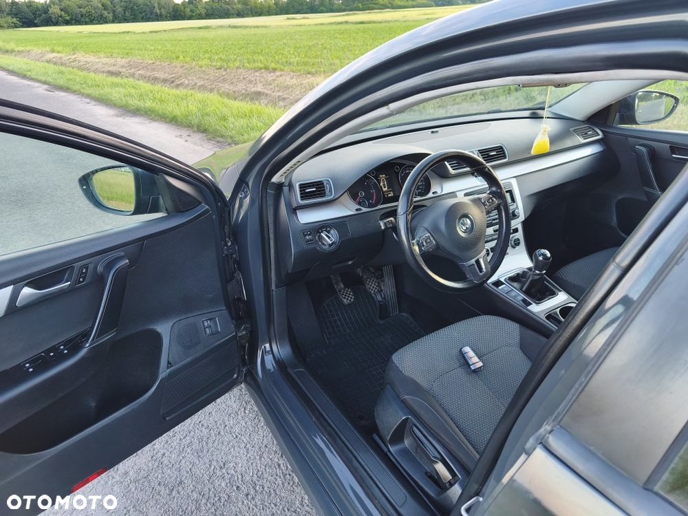 Volkswagen Passat - 5