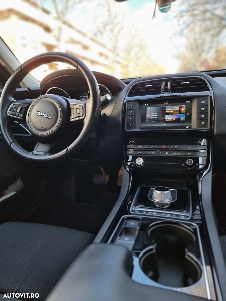 Jaguar XE E-Performance Aut. Portfolio - 14