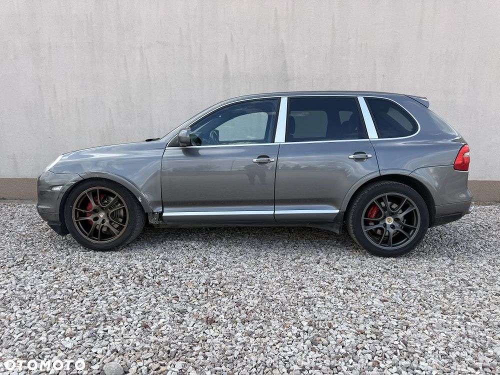 Porsche Cayenne Turbo - 2