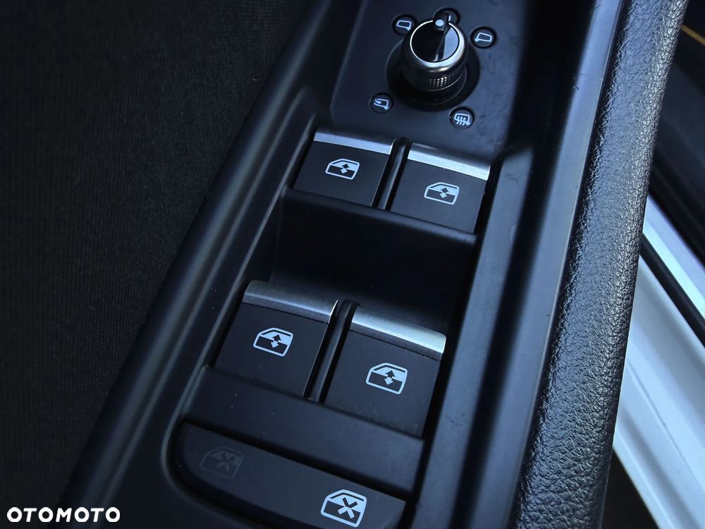 Audi A4 Avant 2.0 TDI ultra design - 22