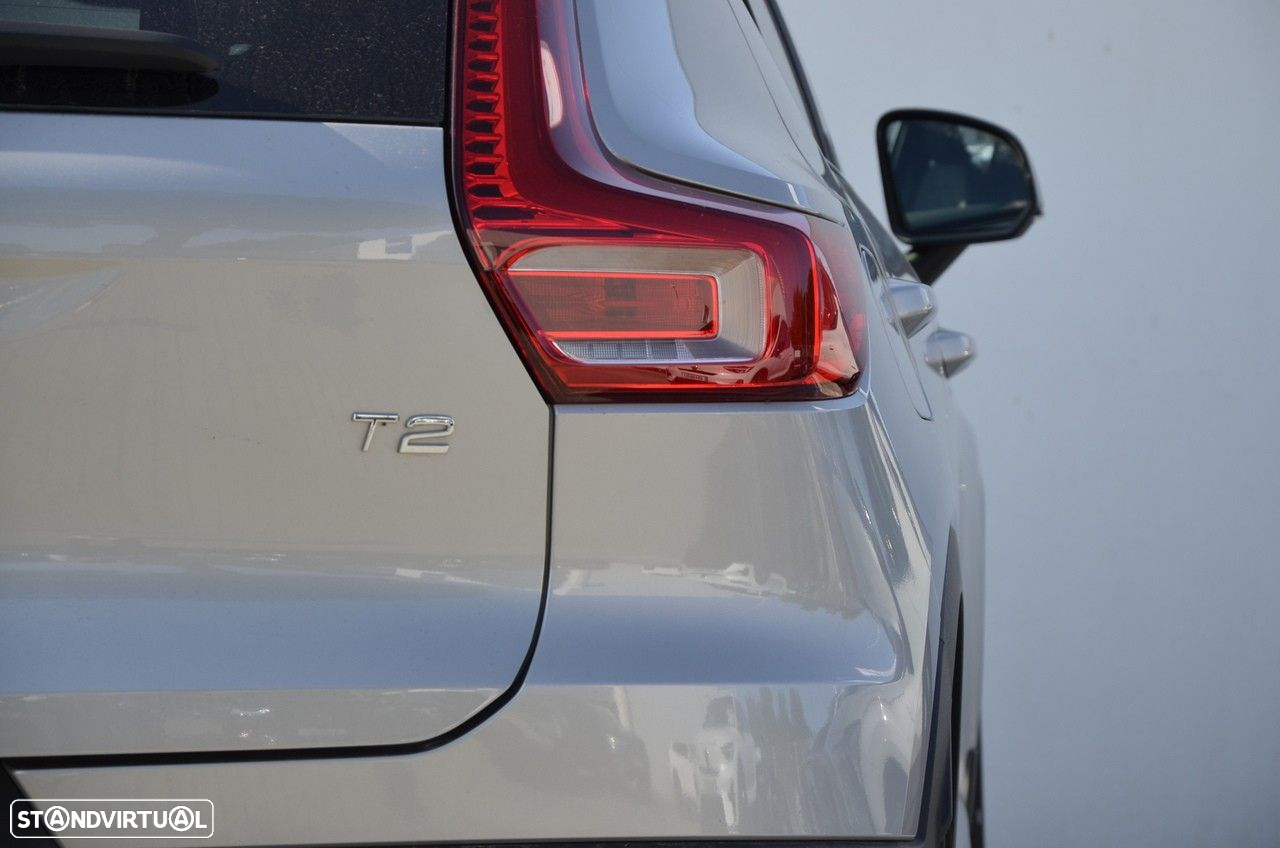Volvo XC 40 1.5 T2 Plus Dark Auto - 3