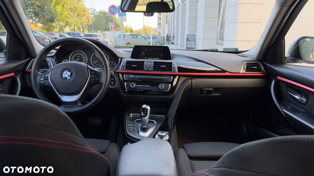 BMW Seria 3 318i Sport Line - 12
