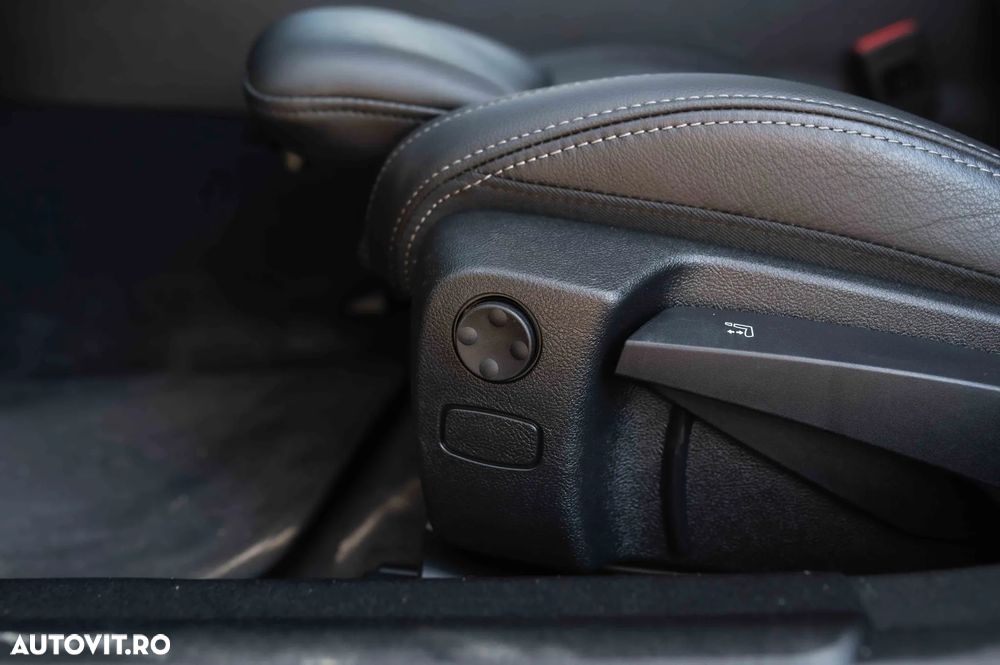 BMW Seria 3 318d AT MHEV - 24