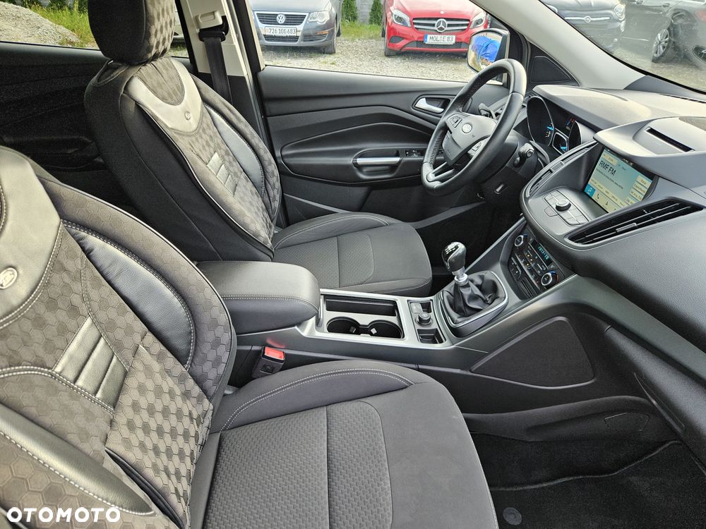 Ford Kuga - 33