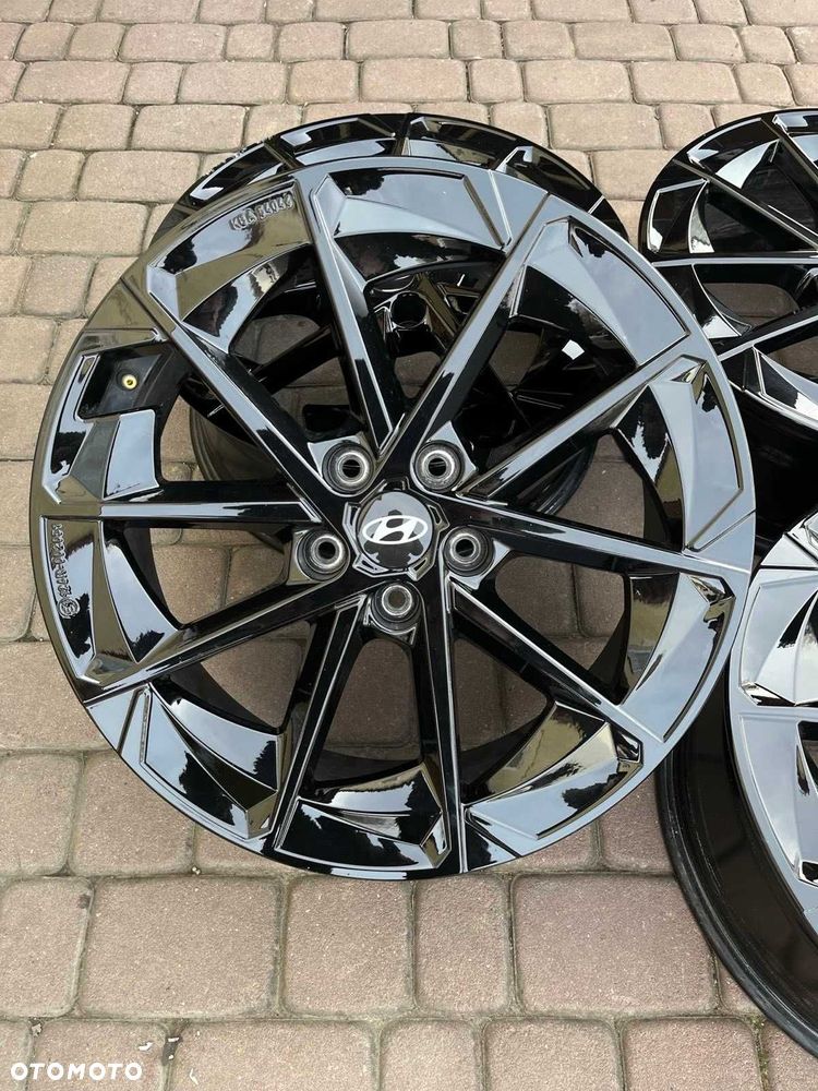 Oryginalne alufelgi Hyundai 5x114,3 19 CZUJNIKI Tucson IONIQ 5 CZARNE - 1