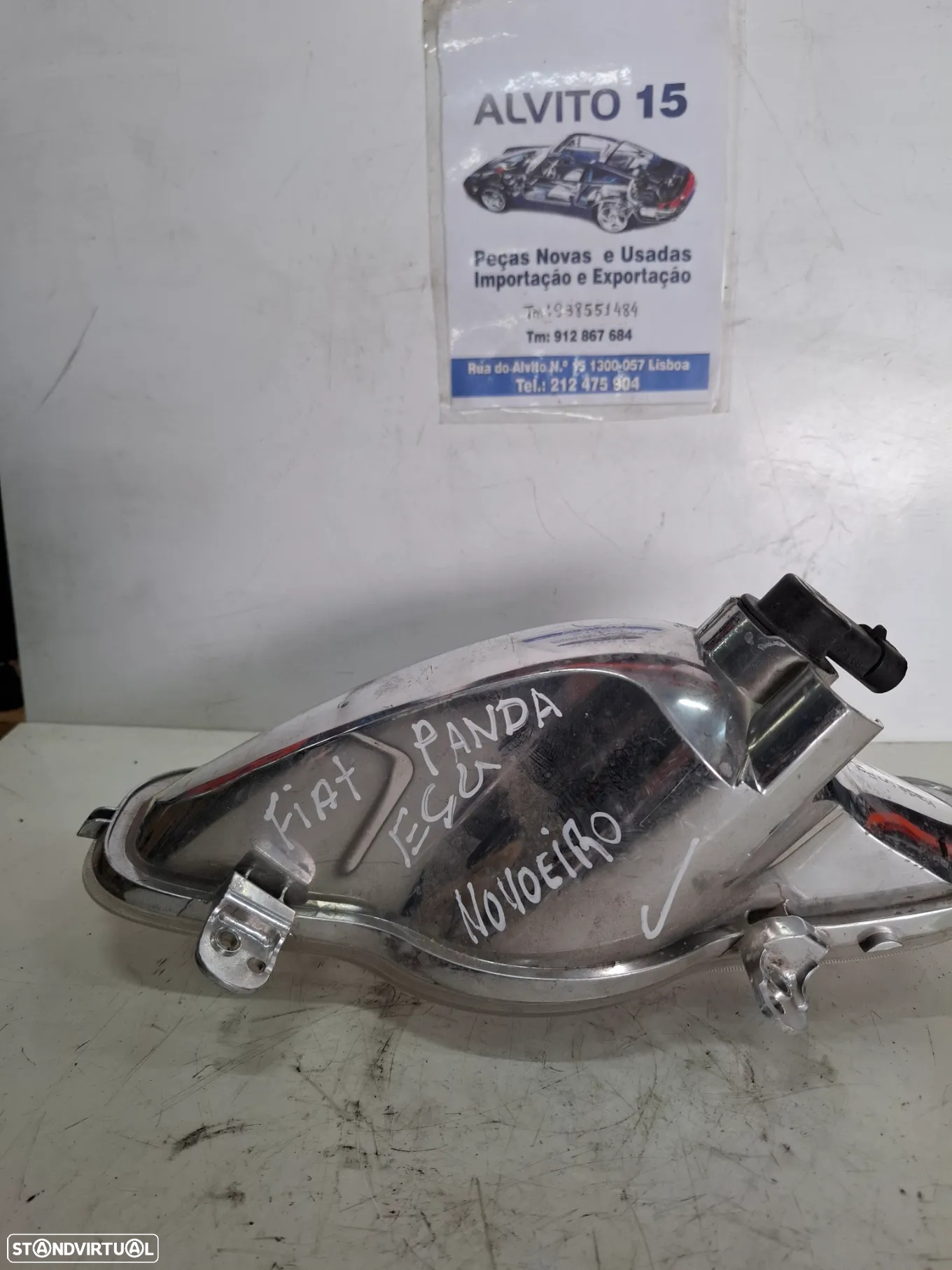 Farol de nevoeiro  esquerdo Fiat Panda 2019 - 2