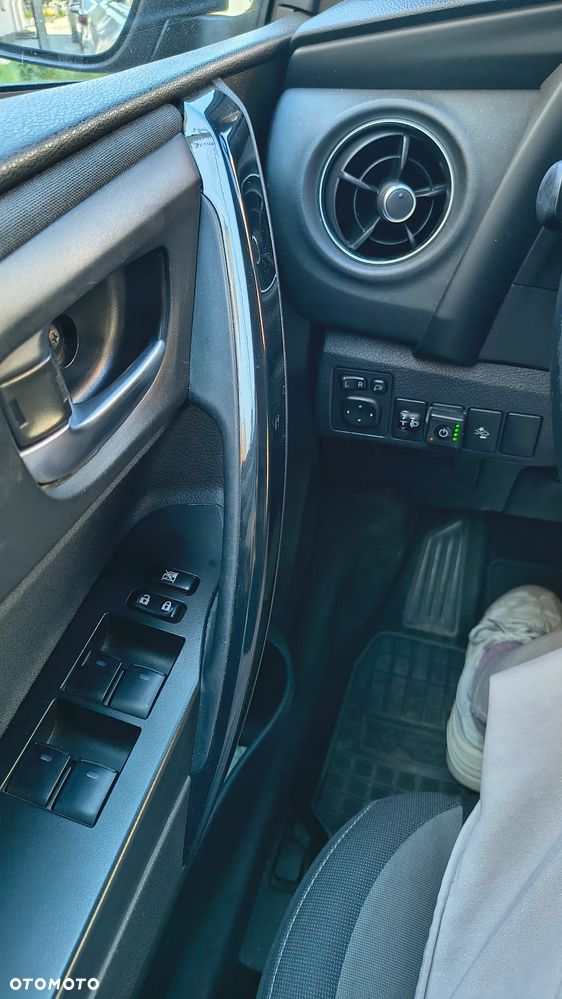 Toyota Auris - 11