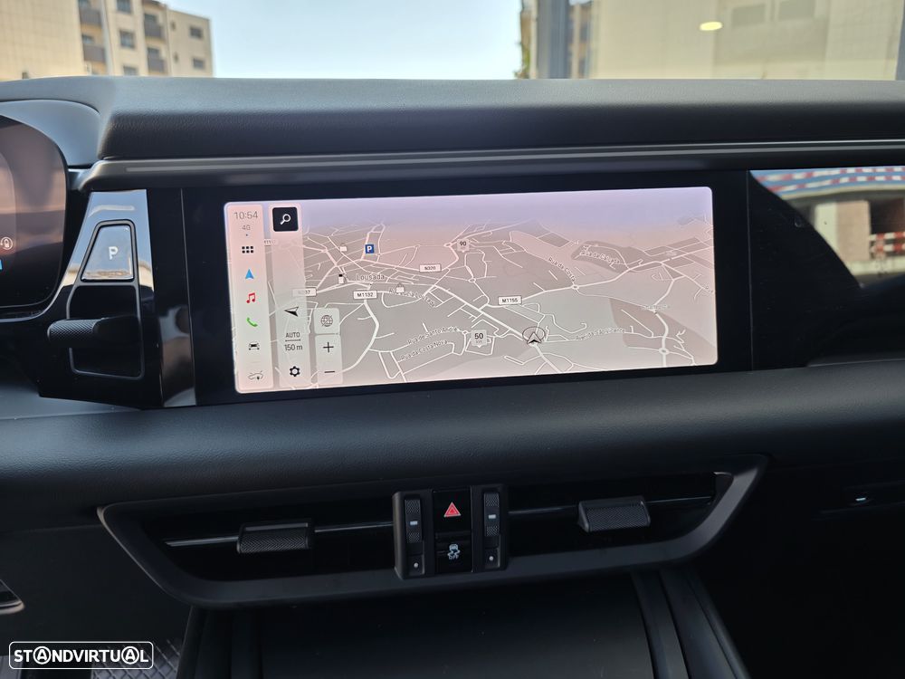 Porsche Macan Electric - 30