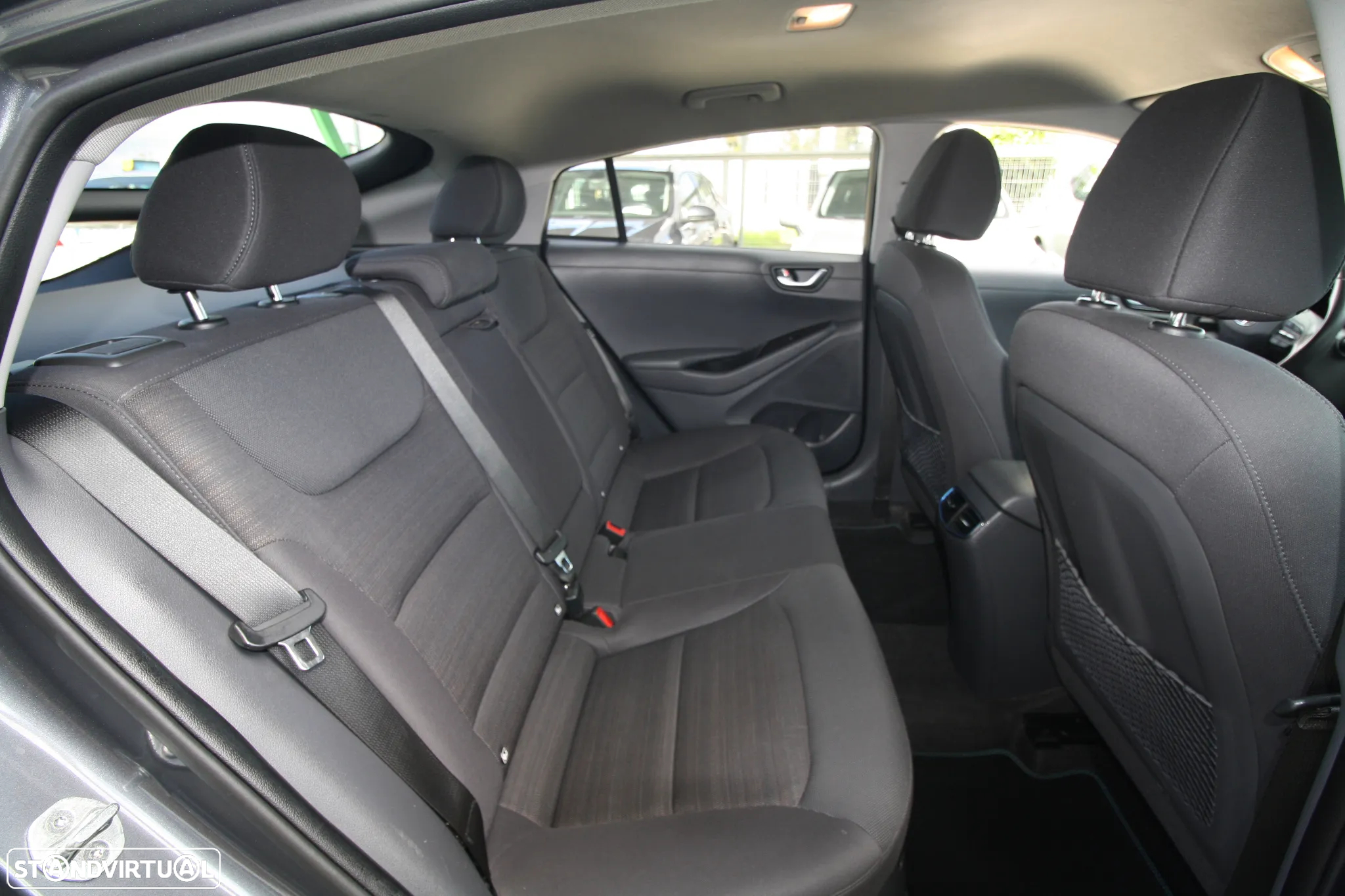 Hyundai Ioniq 1.6 GDI HEV Hybrid Tech - 23
