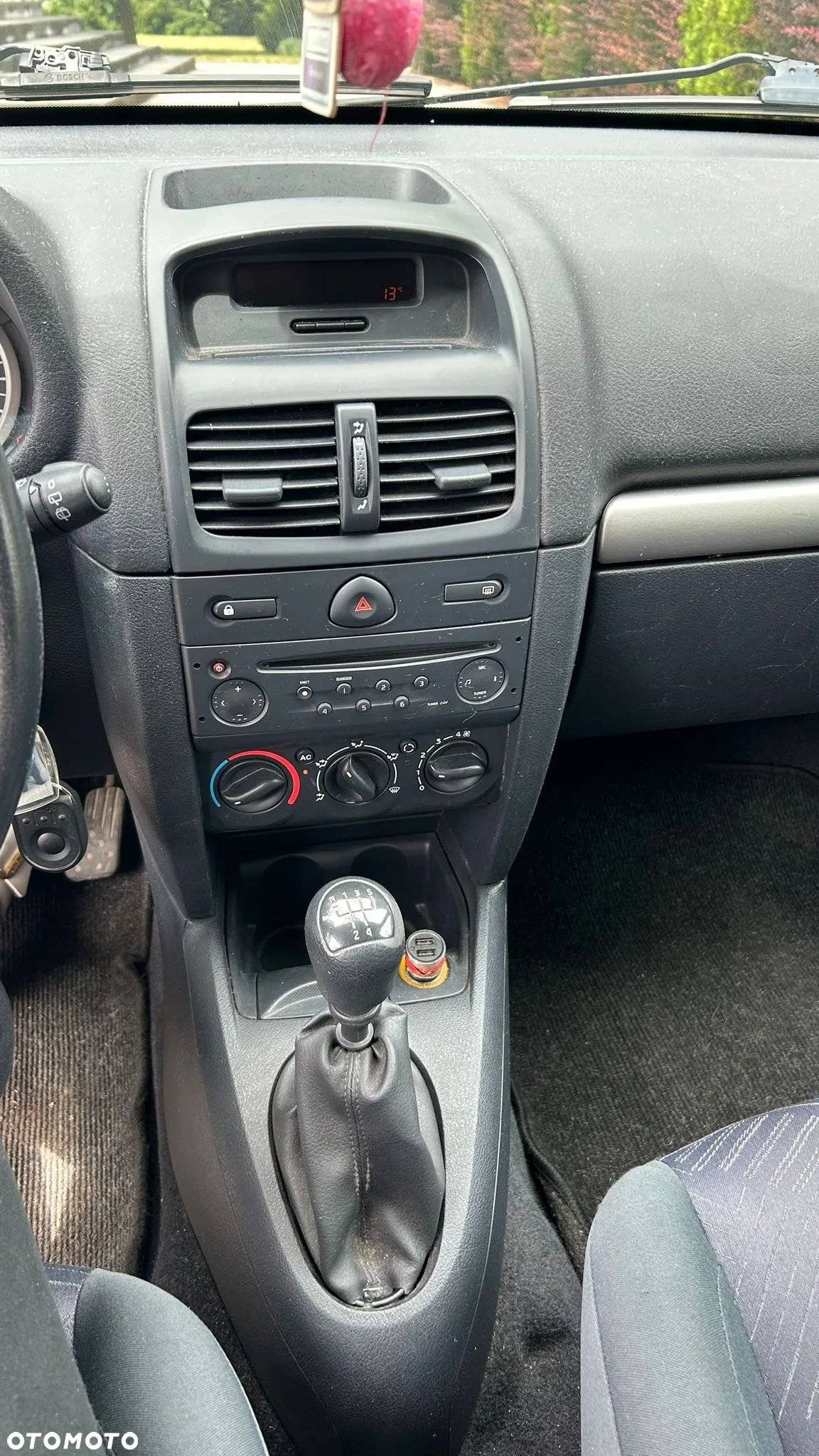 Renault Clio 1.2 16V 75 Collection - 8