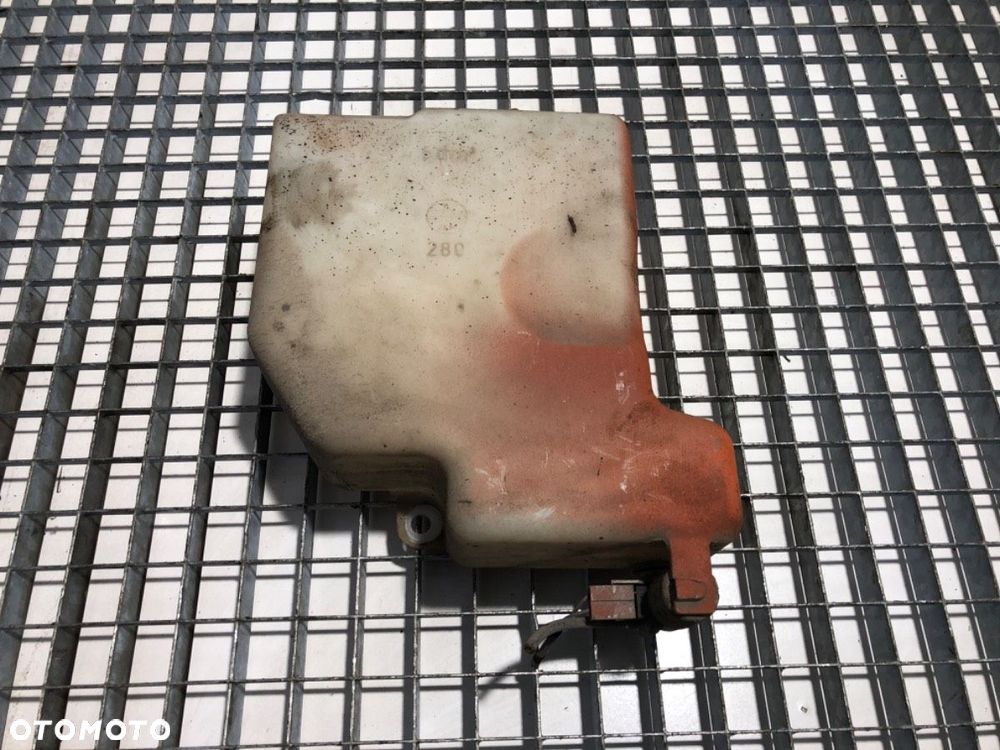 ZBIORNIK SPRYSKIWACZY  STAR 1142 6842 cm3 110 kW [150 KM] - 1