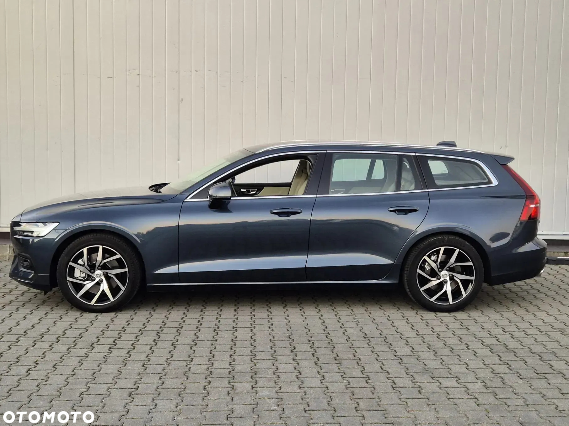 Volvo V60 T5 GPF Momentum - 23