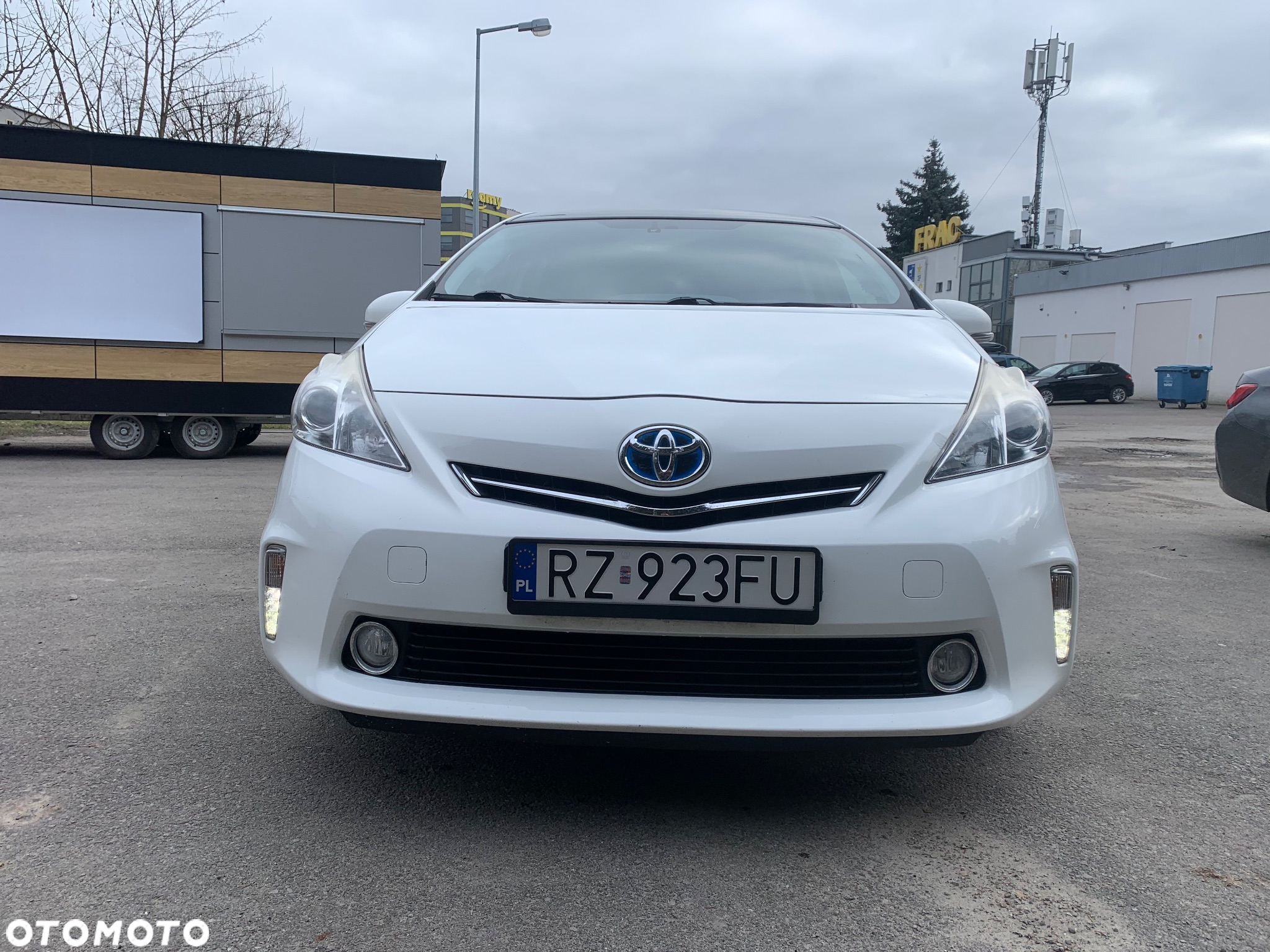 Toyota Prius+ (Hybrid) - 2