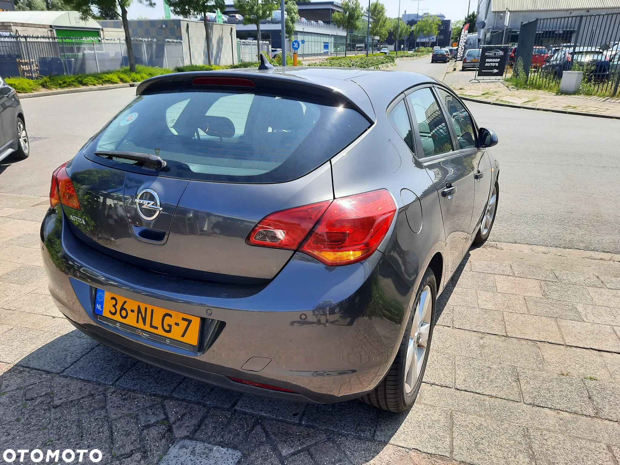 Opel Astra 1.6 Caravan Easytronic Edition - 3