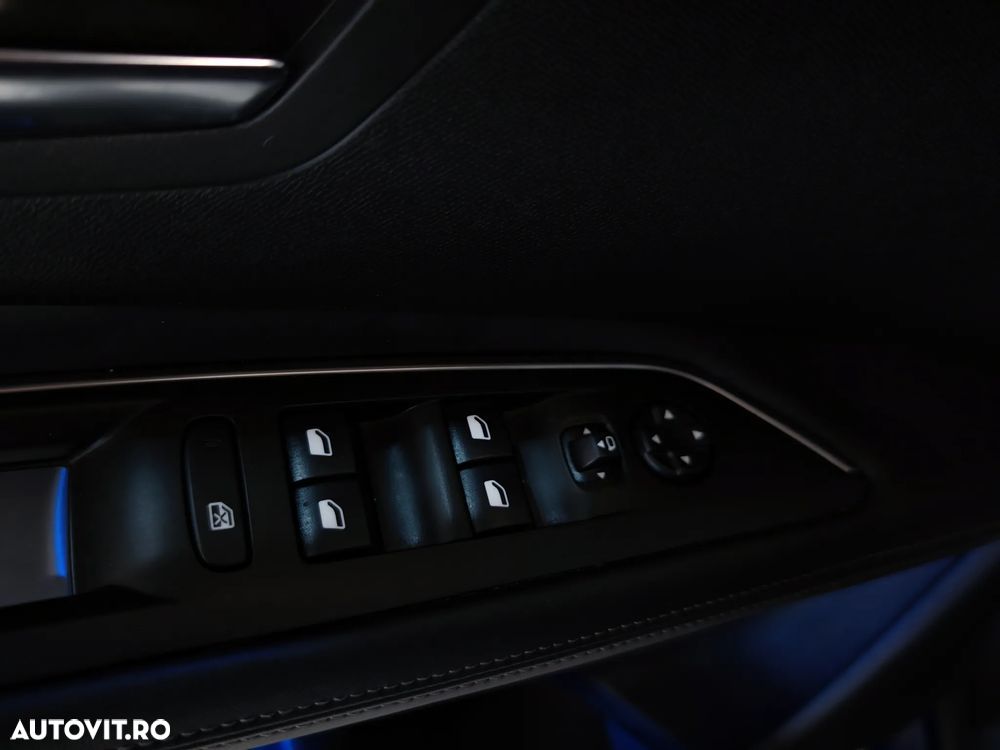 Peugeot 3008 PureTech 130 Stop & Start EAT6 Allure - 21