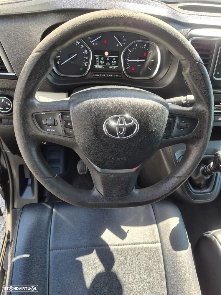 Toyota Proace Verso 1.6 D-4D L2 1.2T Exclusive 9L - 15