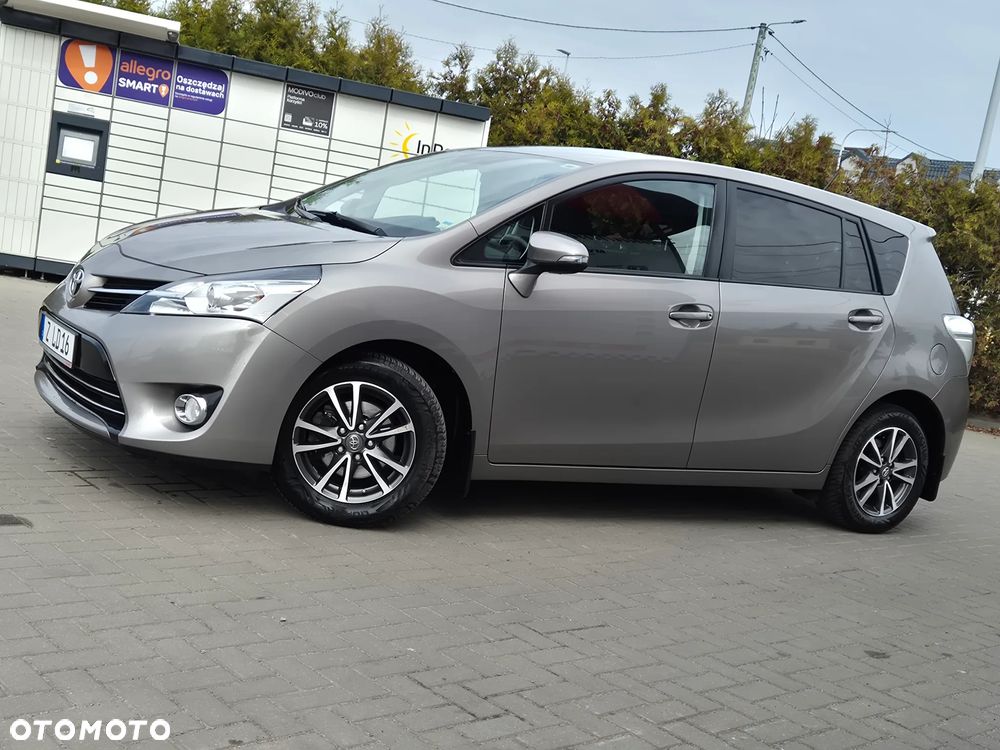Toyota Verso 1.6 D-4D Prestige - 6