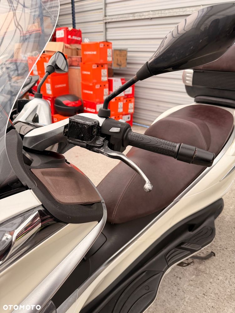 Piaggio X10 - 20