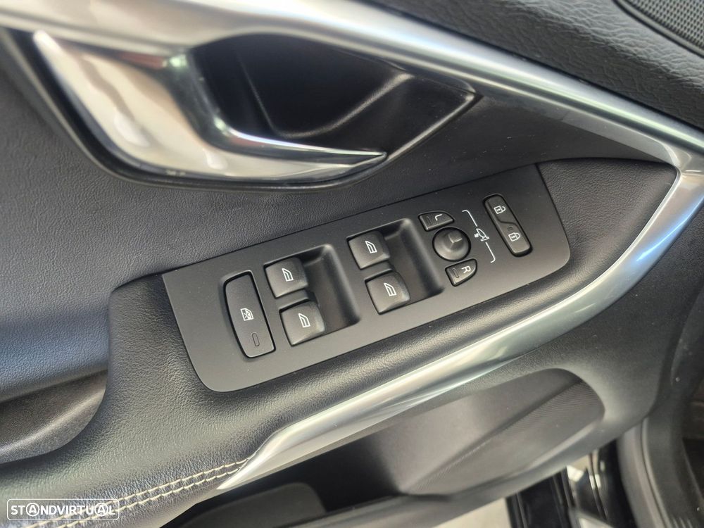 Volvo V40 2.0 D2 R-Design - 9