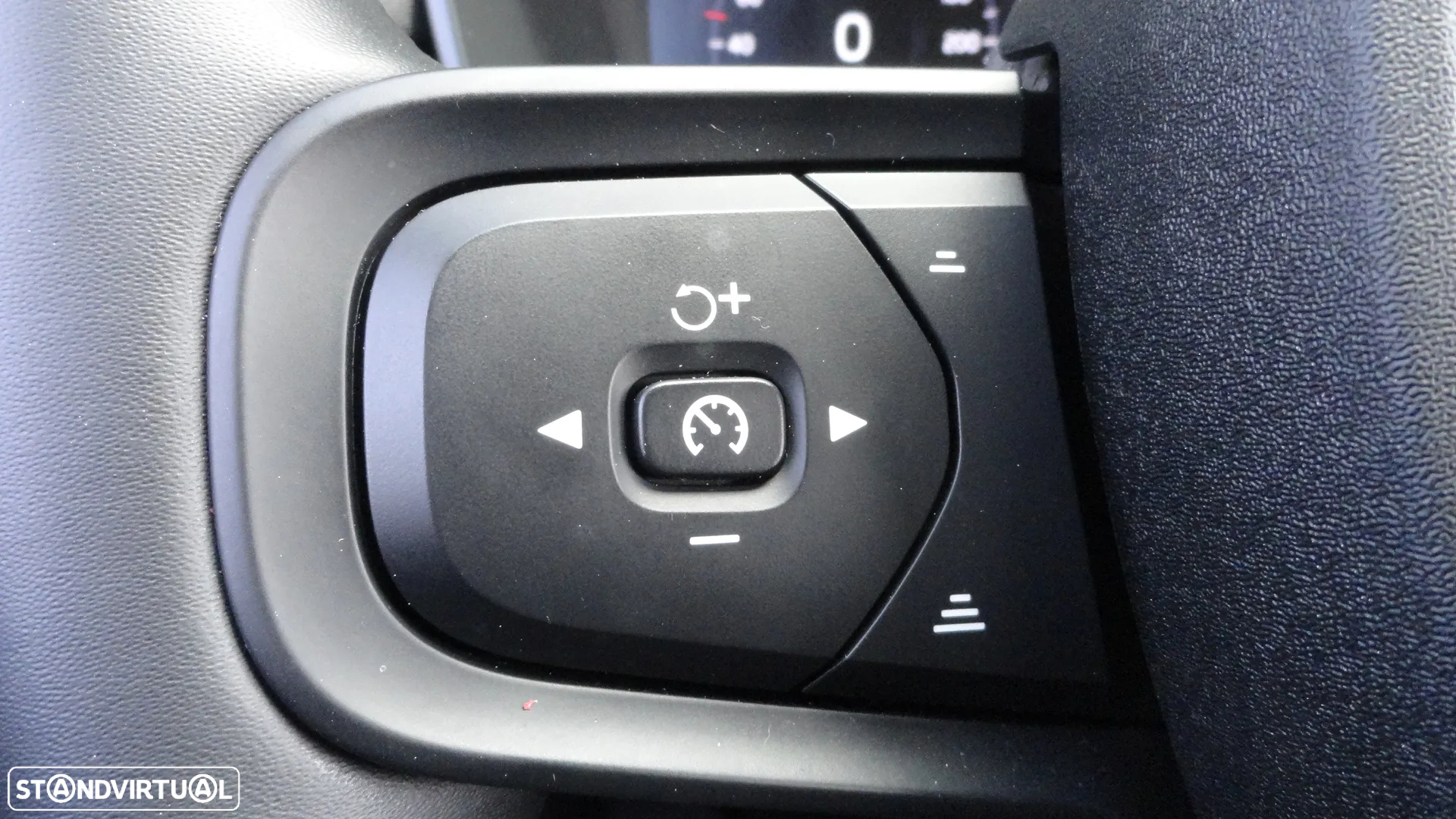 Volvo XC 40 1.5 T2 Essential Auto - 26