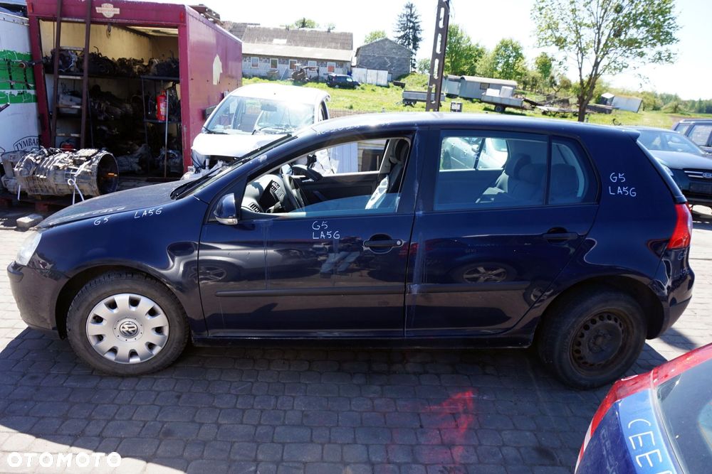VOLKSWAGEN GOLF V 5D HB 2005 LA5G 1.6 8V BGU 102KM FVH SREBRNY na części - 2