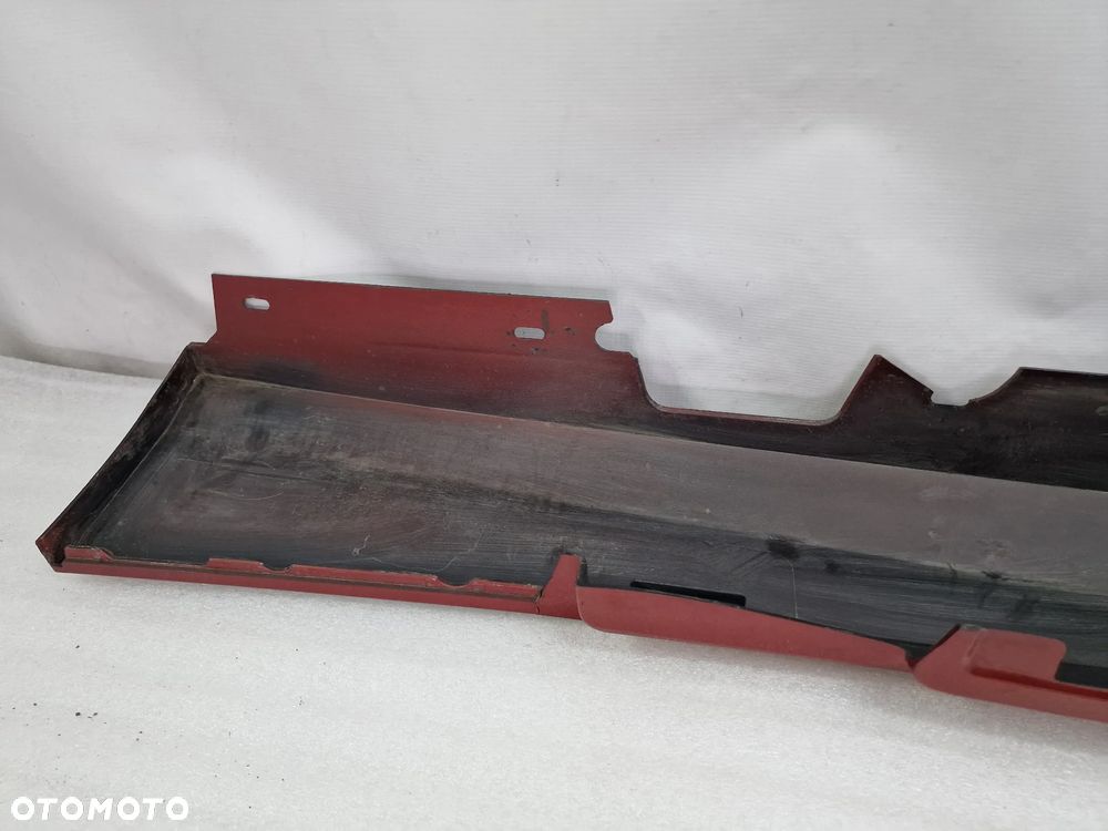 BMW E81 / E82 / E88 06- ŁADNA LEWA / PRAWA LISTWA PROGOWA / NAKŁADKA PROGU , KOLOR SEDONAROT , NR 51777183234 / 7183234 / 5177-7183233 / 7183233 , NR AUKCJI PR405 - 18