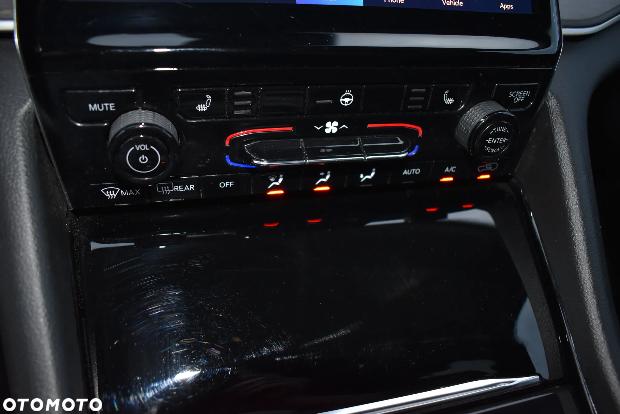 Jeep Grand Cherokee - 40