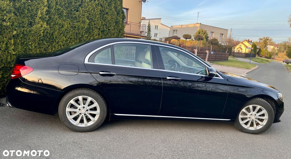 Mercedes-Benz Klasa E 220 d 4-Matic 9G-TRONIC - 14