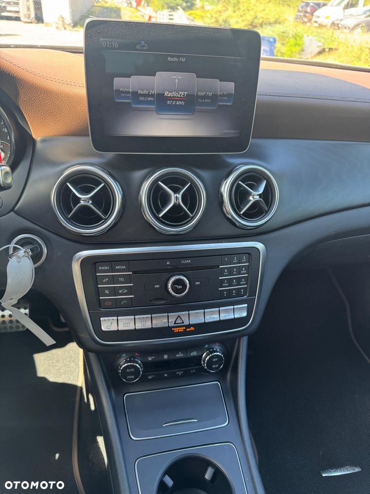 Mercedes-Benz GLA 250 4-Matic AMG Line - 20