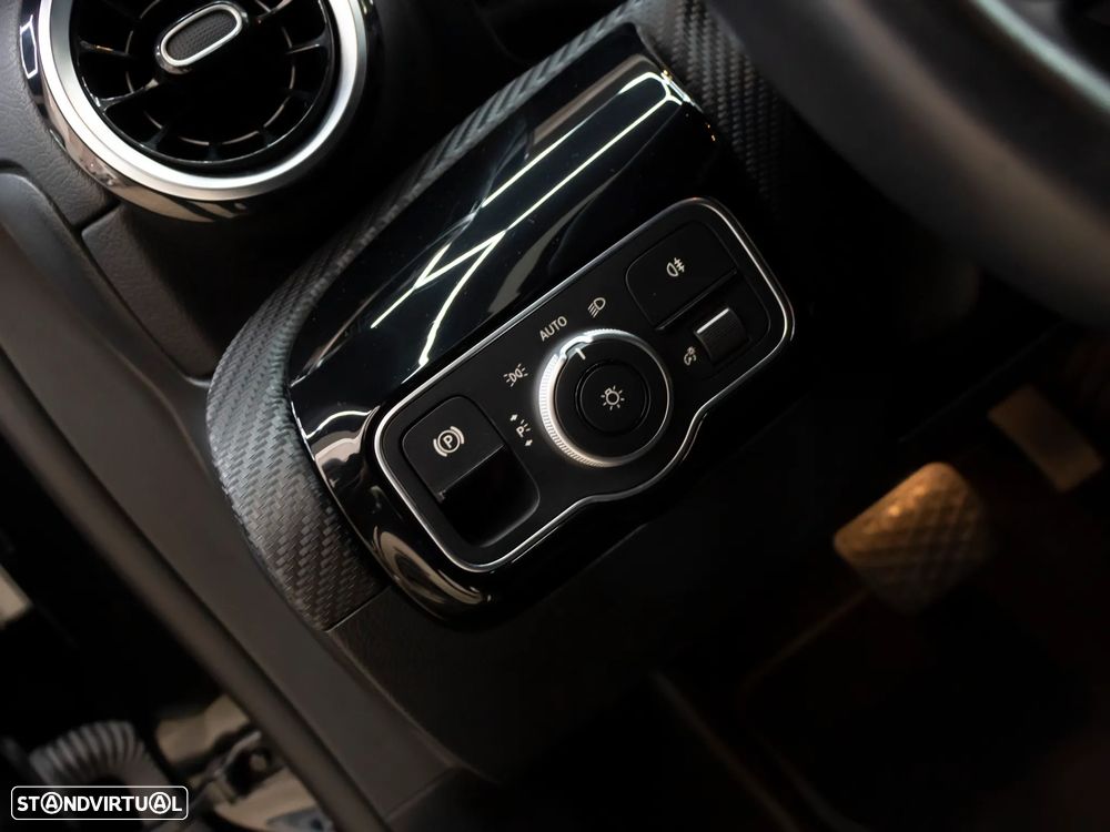 Mercedes-Benz A 250 e Style Plus - 19