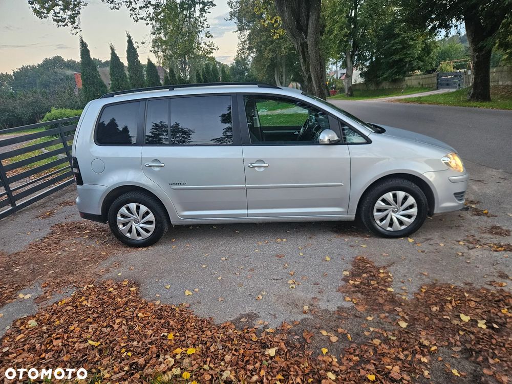Volkswagen Touran - 3