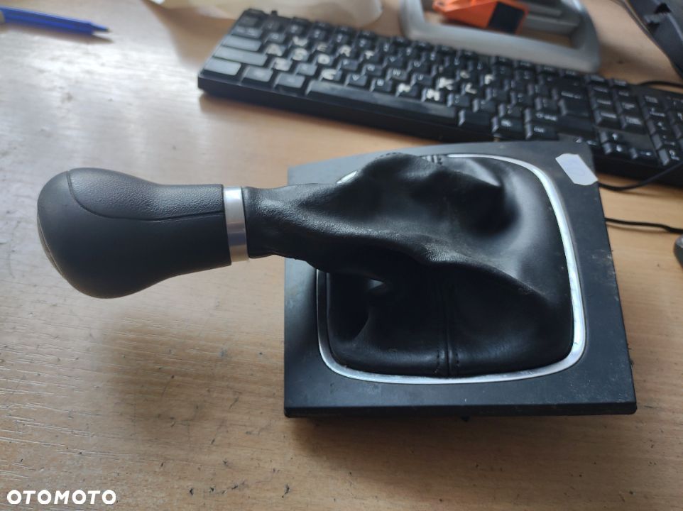 GAŁKA + MIESZEK LEWARKA ZMIANY BIEGÓW A3 8P LIFT 8P0864261T - 2