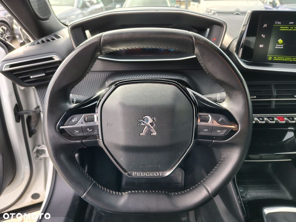 Peugeot 2008 - 12