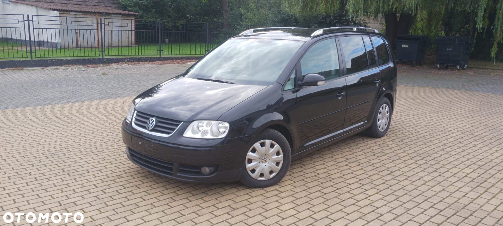 Volkswagen Touran 2.0 TDI DPF BlueMotion Technology DSG Comfortline - 8