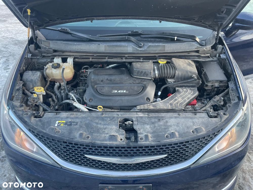 Chrysler Pacifica - 23