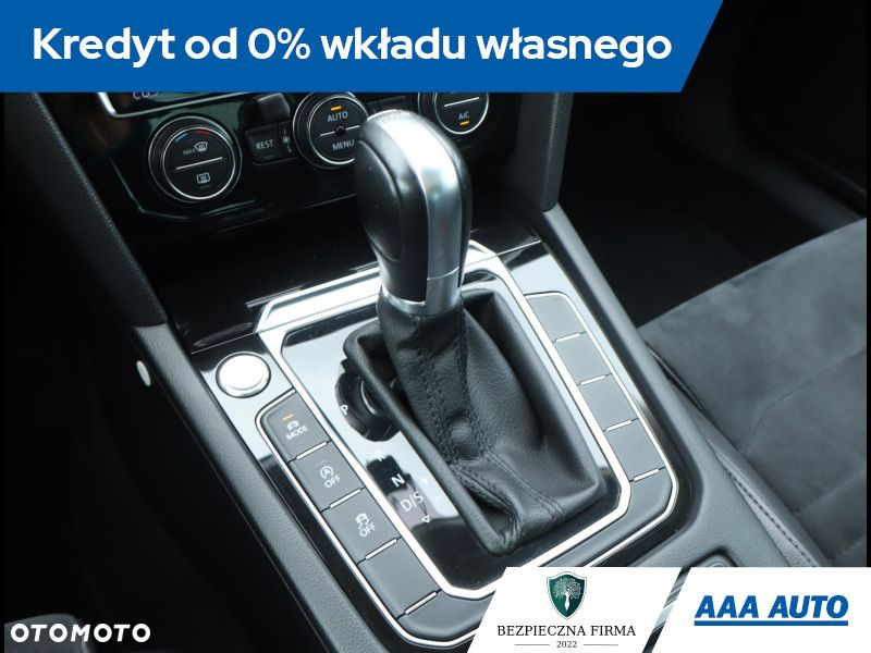 Volkswagen Passat - 13
