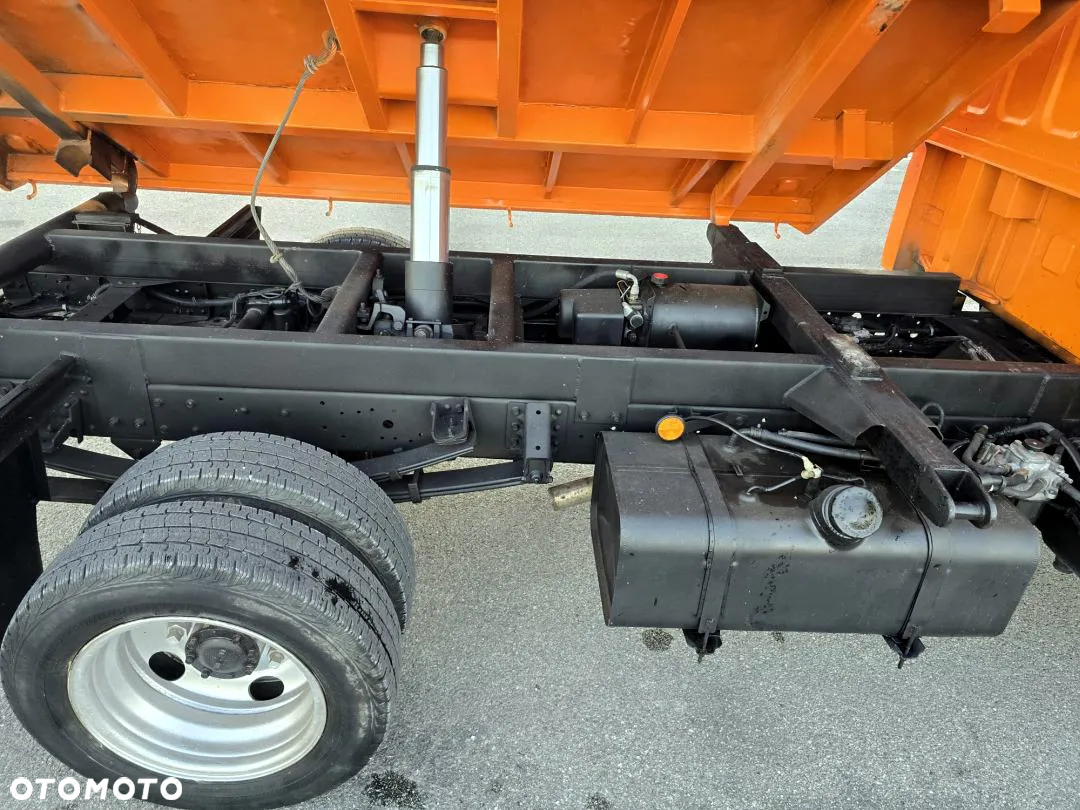 Mitsubishi FUSO CANTER - 9