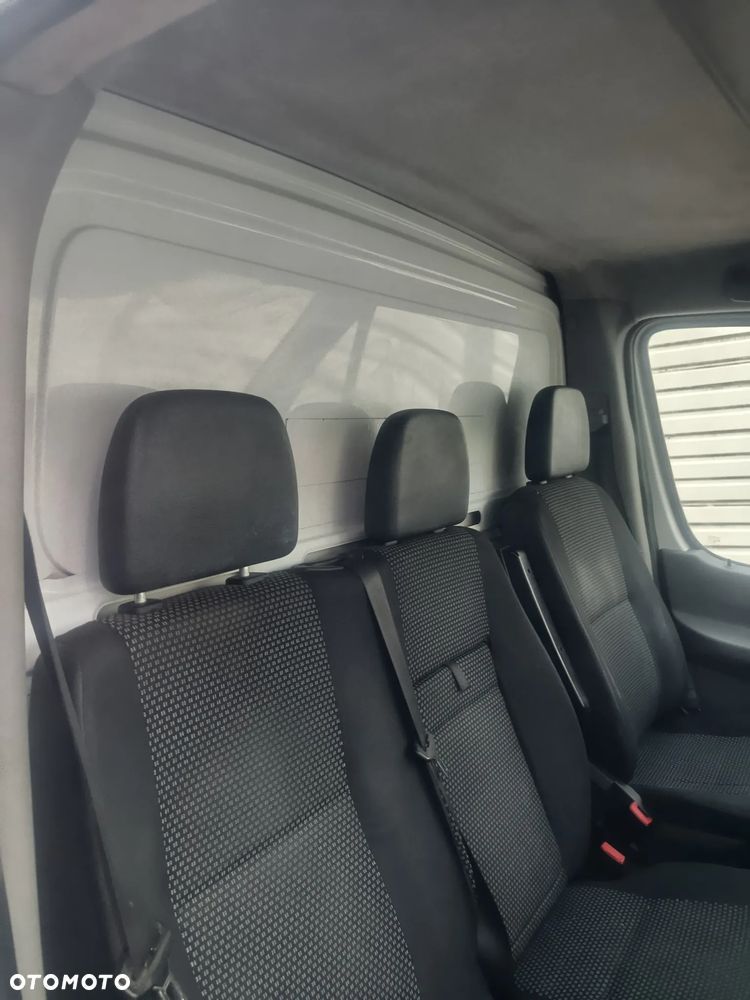 Mercedes-Benz Sprinter 318 - 23