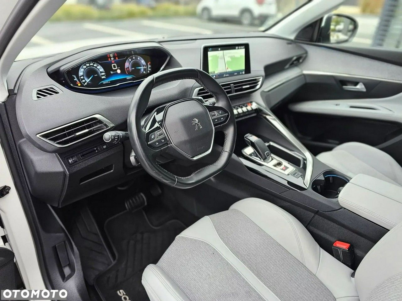 Peugeot 5008 1.6 PureTech Allure S&S EAT8 - 8