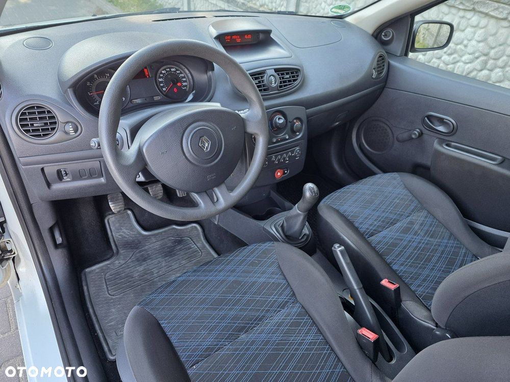 Renault Clio 1.2 16V Authentique - 11