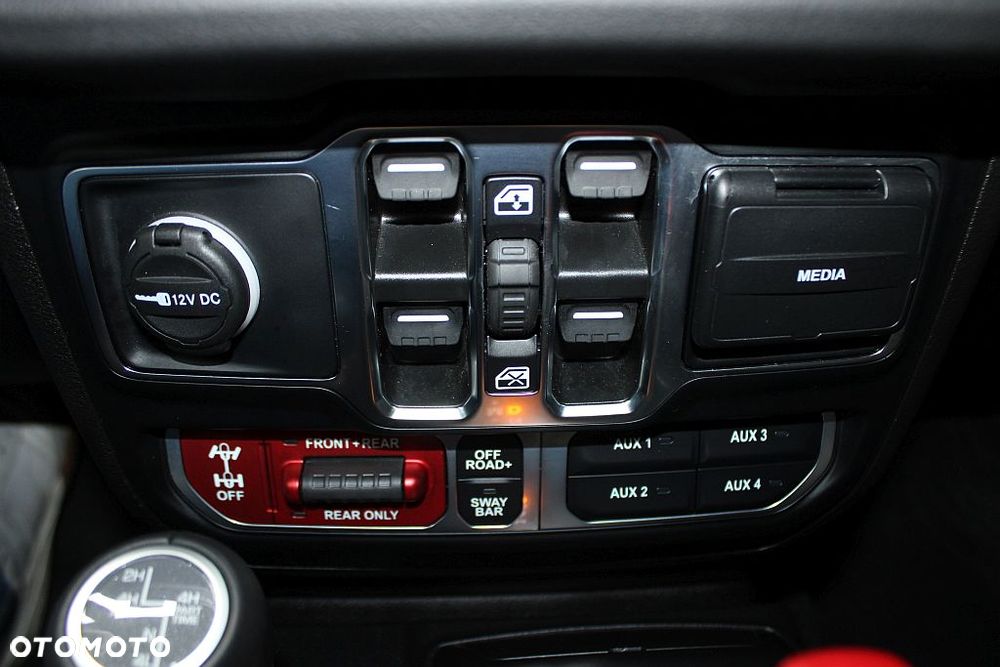 Jeep Wrangler - 33