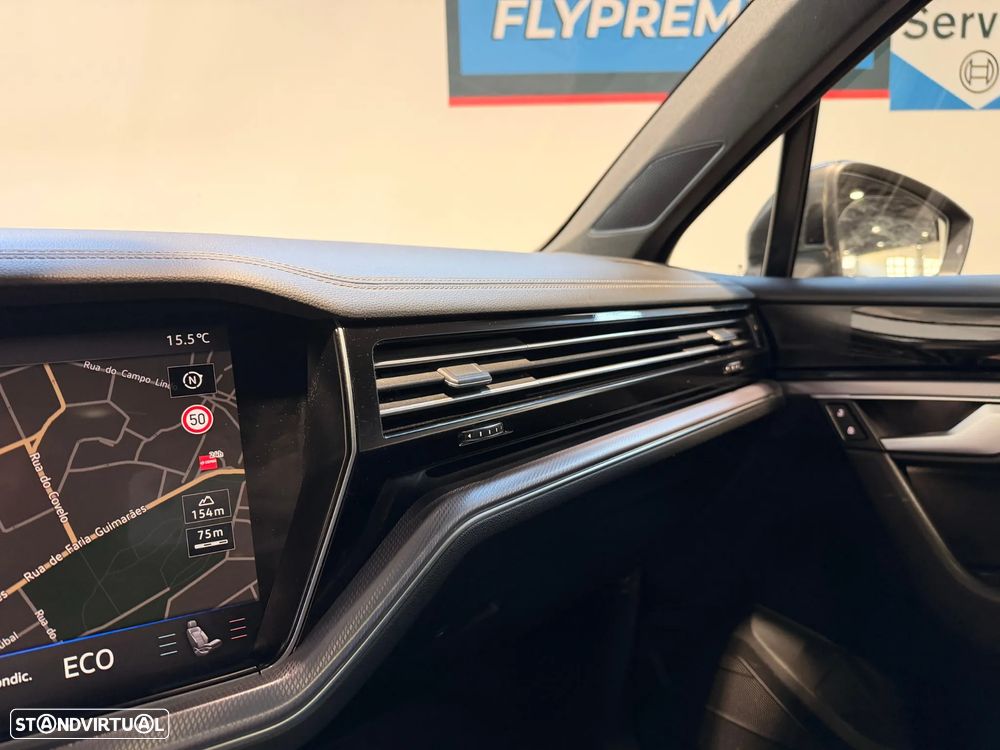 VW Touareg 3.0 TDI V6 R-Line - 21